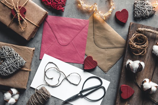 Emballage cadeau personnalisé : faites briller vos présents !